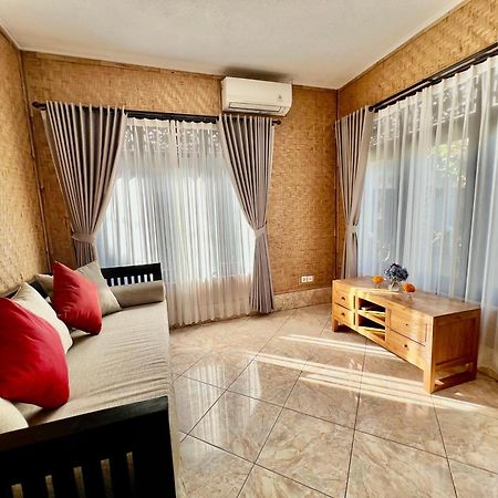 Tiga Naga Villa Denpasar Exterior foto